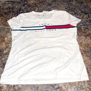 Women’s Tommy Hilfiger shirt